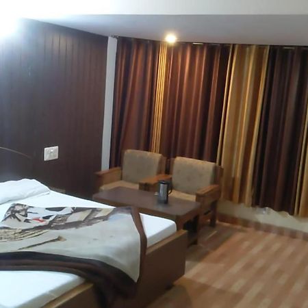 Hotel Raj Deluxe Харидвар Экстерьер фото